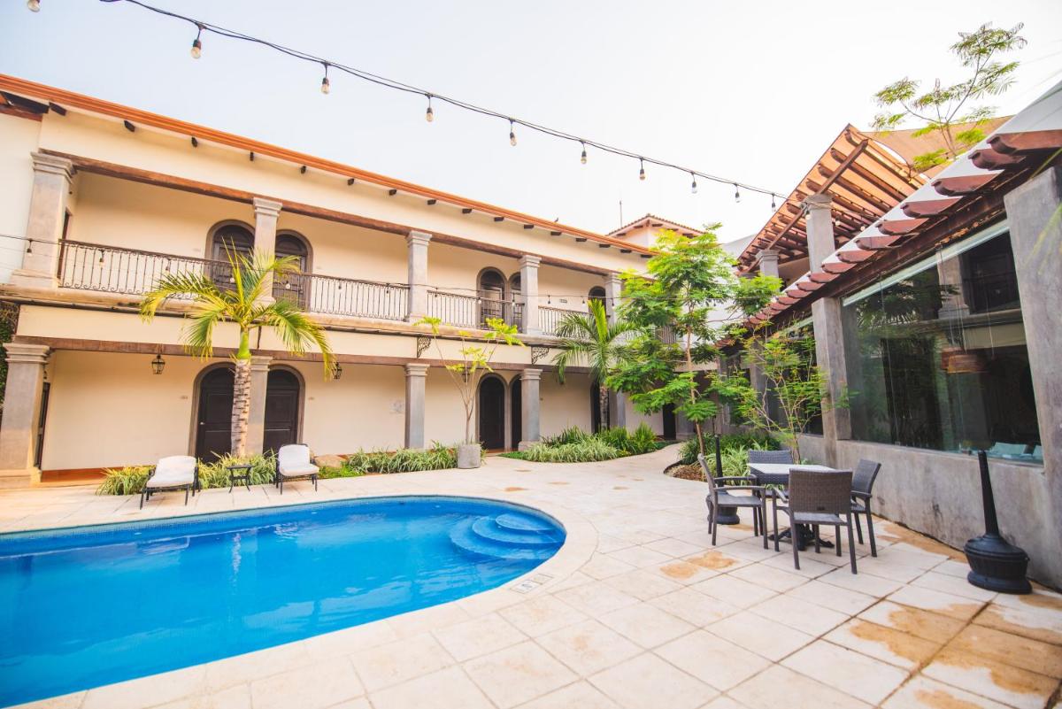 Hotel Los Portales - Housity