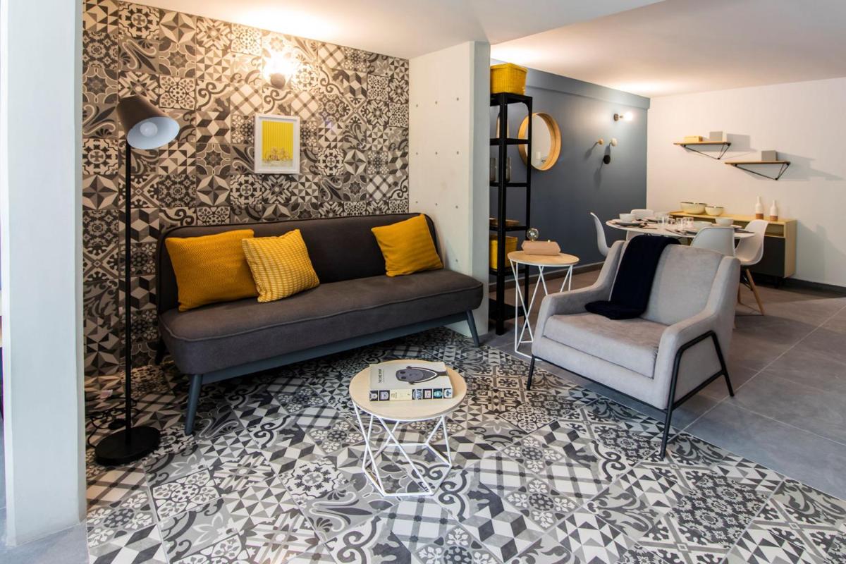 NIU Modern & Centric Lofts - Housity