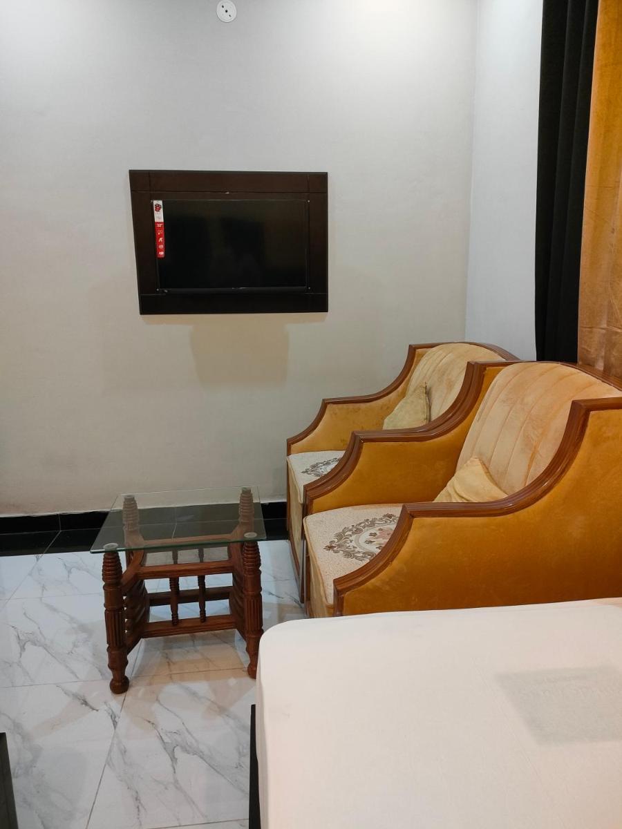 Hotel Multan Inn - Housity