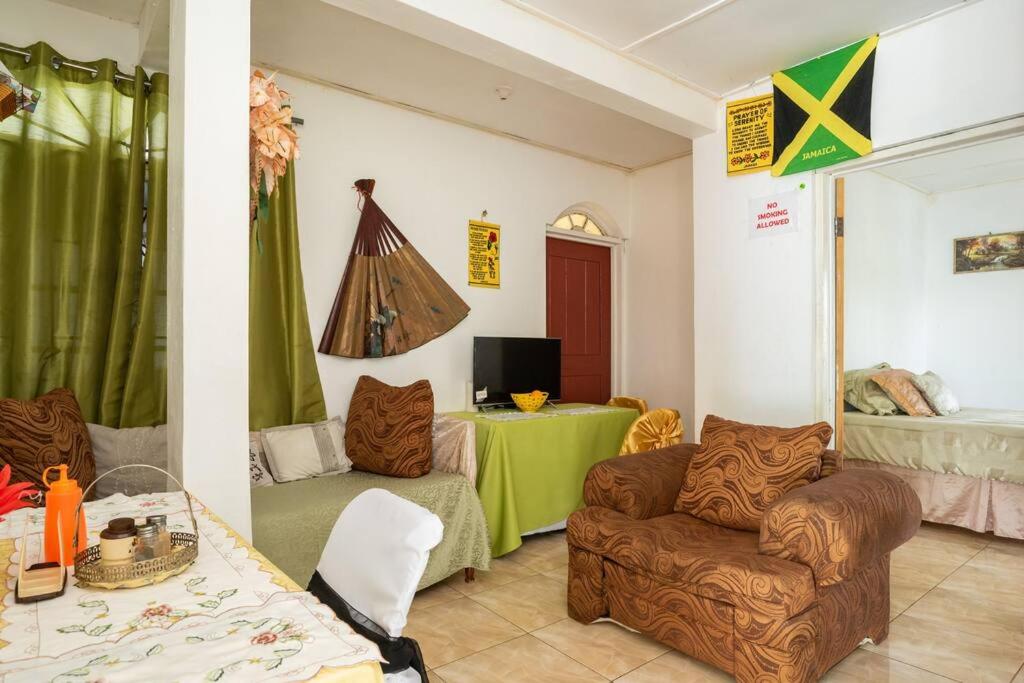 Peaceful Garden MartNicos Paradise-vacation rental - Housity