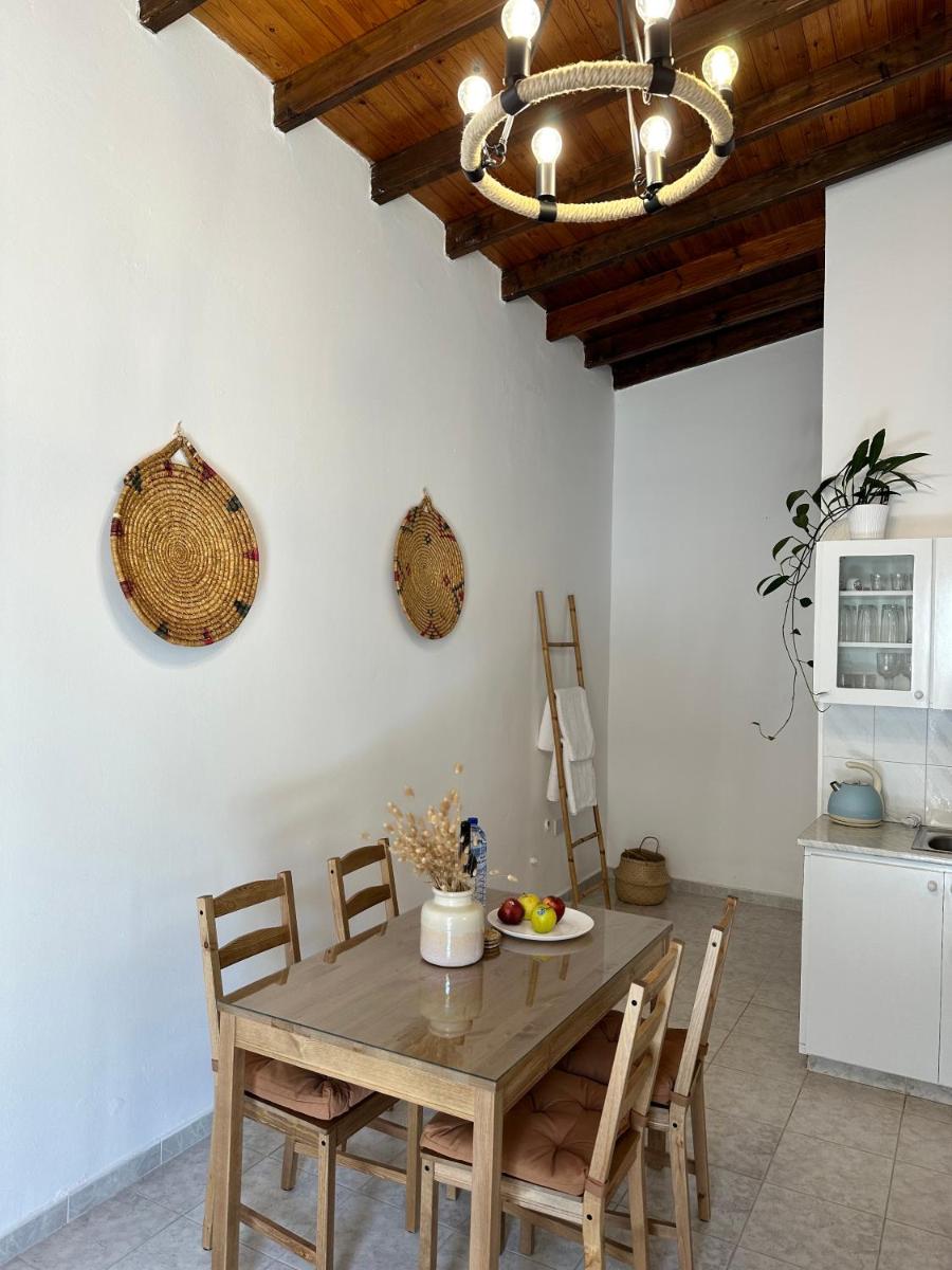 Villa Saint George Stone Costa Demetriou - Housity