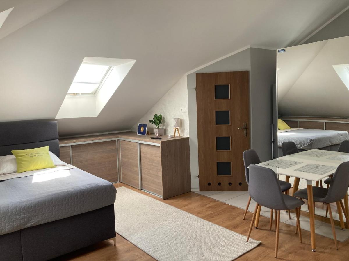 Apartament Bakossa - Housity