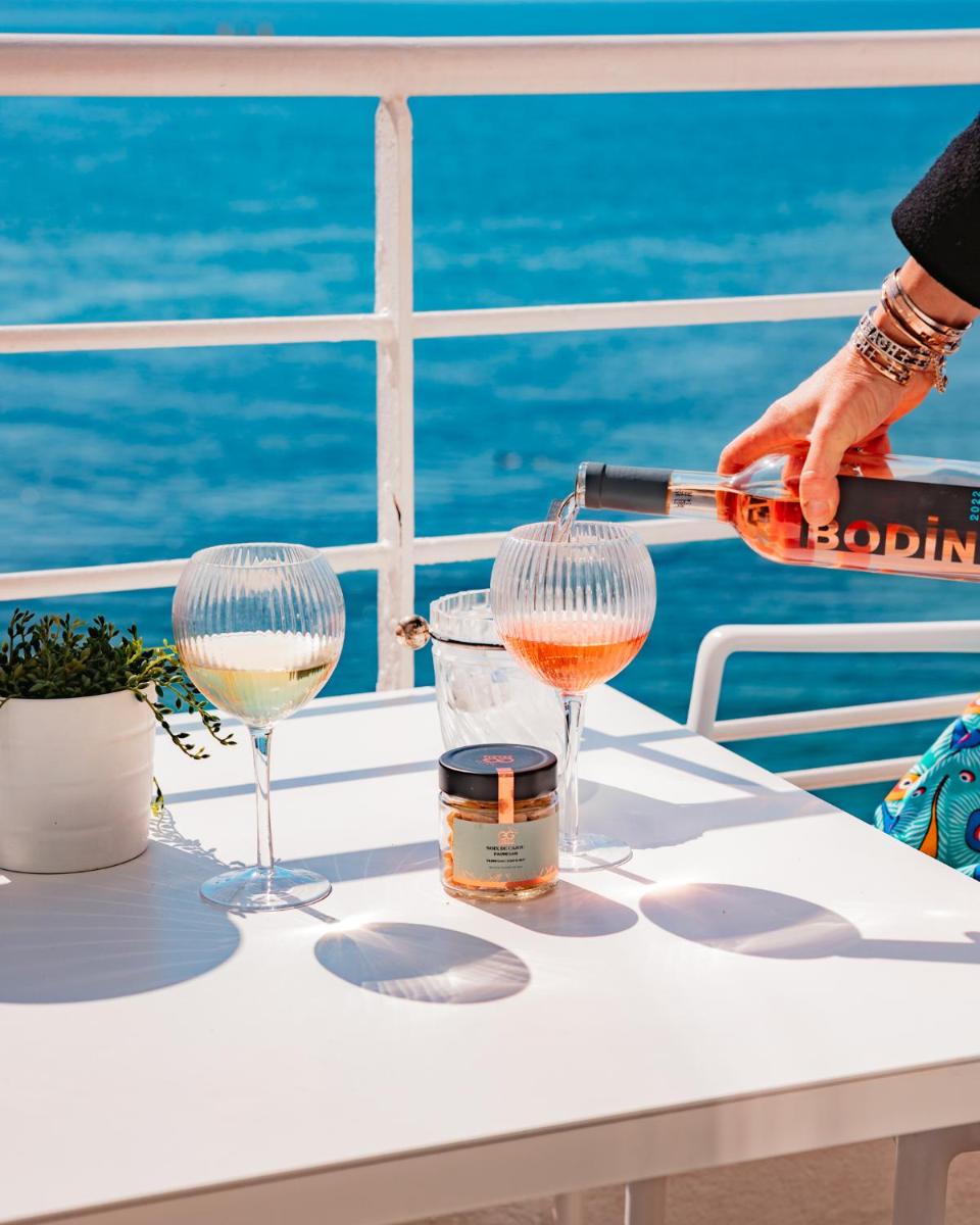 Boissons dans l'établissement Hotel de La Plage - Mahogany