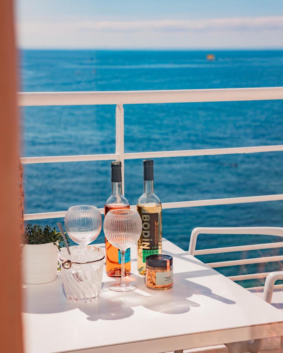 Boissons dans l'établissement Hotel de La Plage - Mahogany