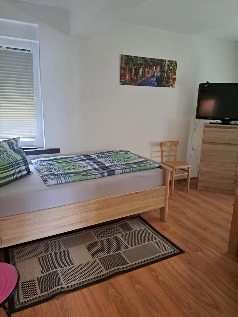 Monteur- und Ferienwohnung in Hainichen OT Bockendorf - Erdgeschosswohnung - Familie Weber - Housity