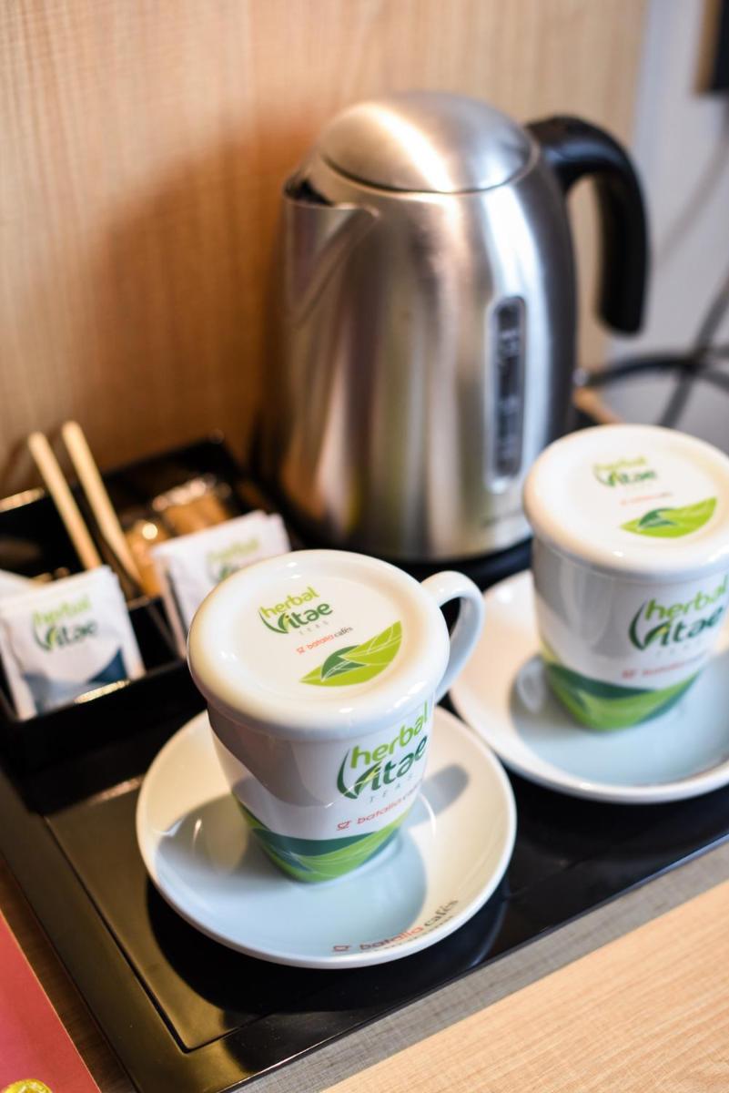 Utensilios para hacer té y café en SOMMOS Hotel Benasque Spa