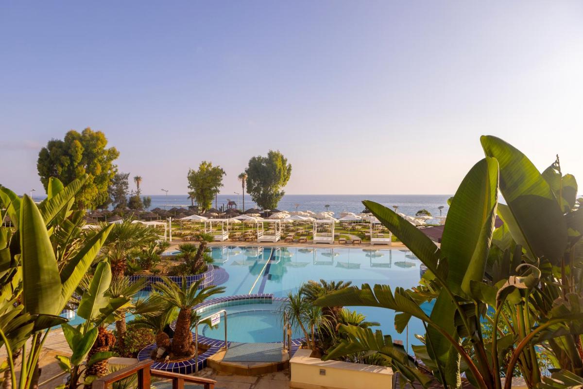 Capo Bay Hotel - Housity