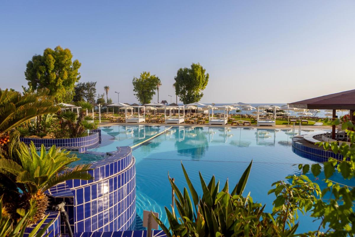 Capo Bay Hotel - Housity