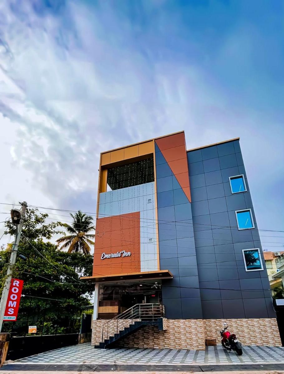 Emerald Inn Kochi - Housity