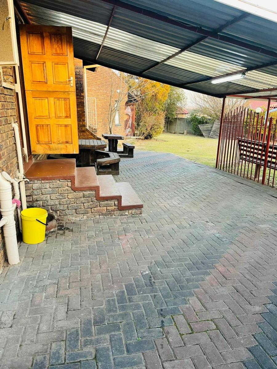 Suitetrails - Summit Guesthouse Tasbet Park