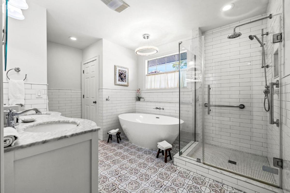 The Kenwood Gables - Housity