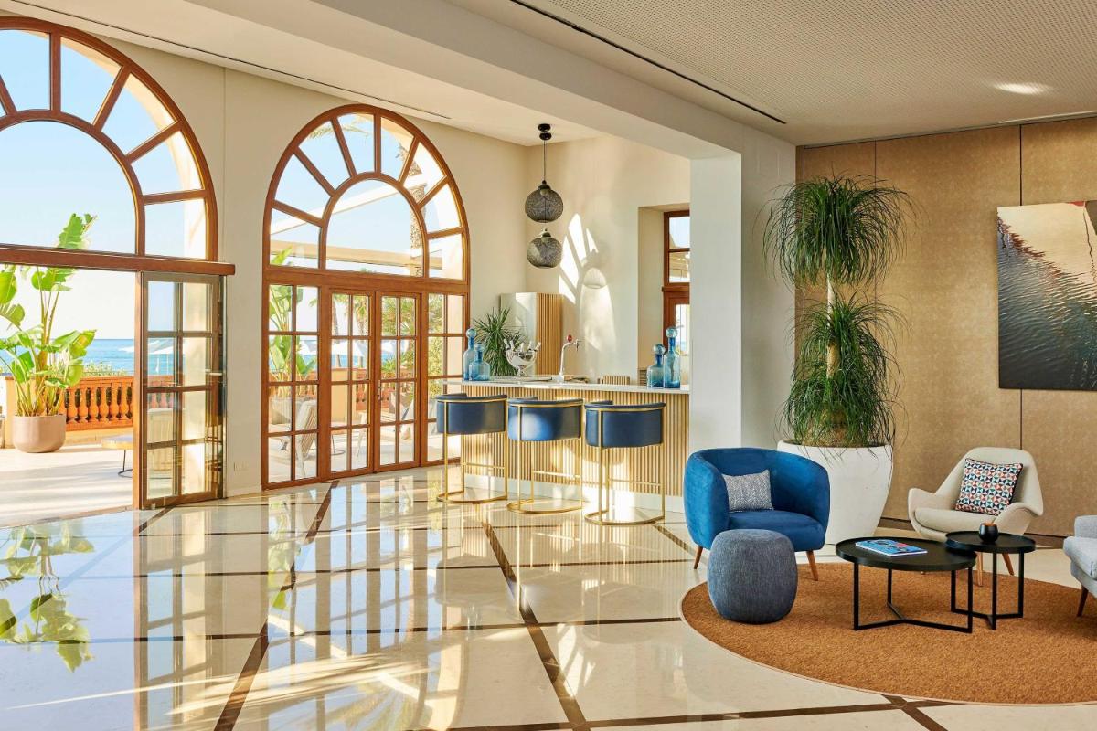 Zona de estar de Le Meridien Ra Beach Hotel and Spa