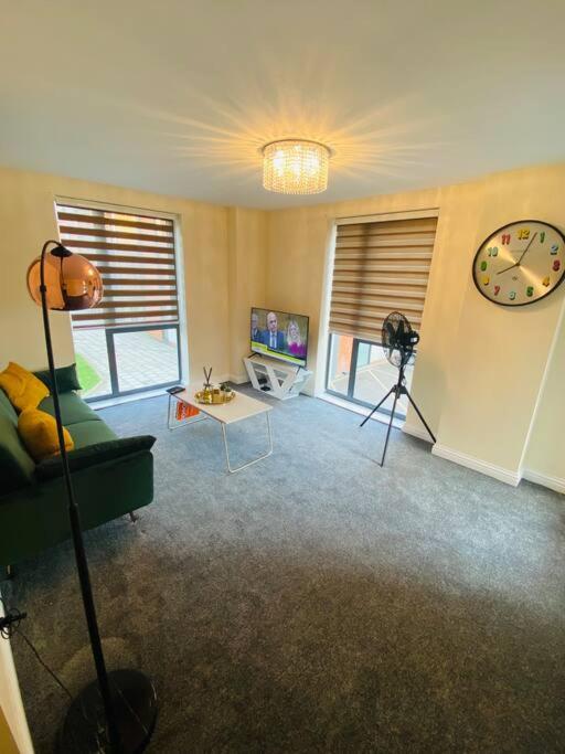Beautiful and Modern 2 bedroom flat in Colindale - Housity