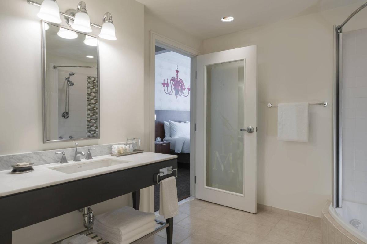 Renaissance New Orleans Pere Marquette French Quarter Area Hotel - Housity