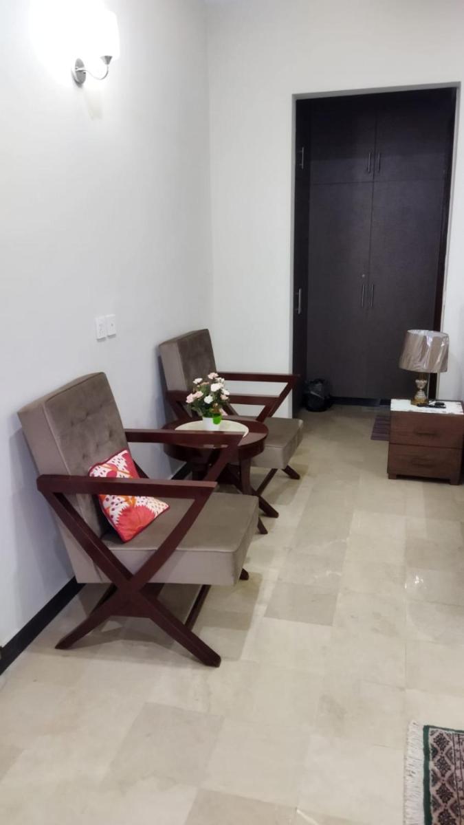 Suitetrails - First Floor at DHA Rahbar Kanal House