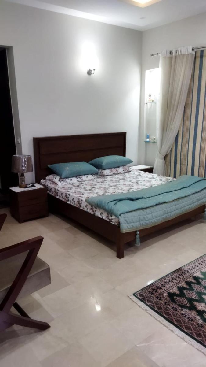 Suitetrails - First Floor at DHA Rahbar Kanal House