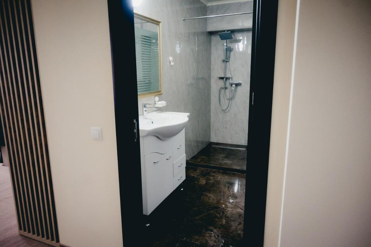 Hotel Valahia - Housity