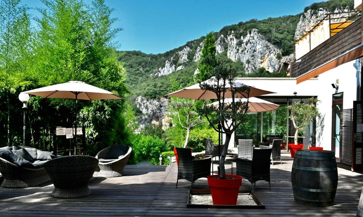 Vue générale sur la montagne ou vue sur la montagne depuis l'hôtel