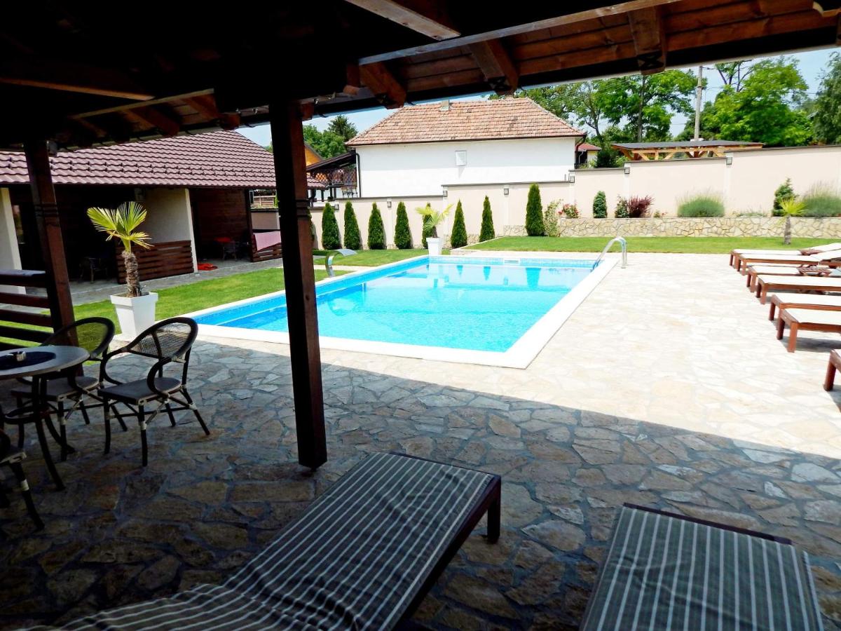 Aqualux apartments - Housity