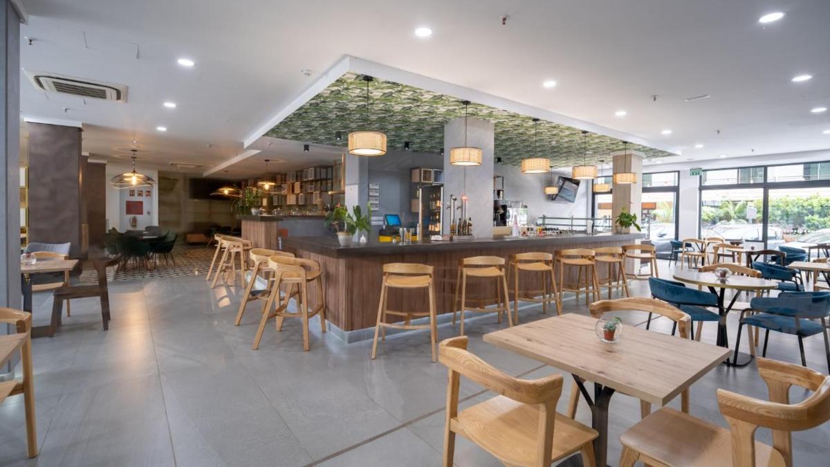 Un restaurante o sitio para comer en Hotel AF Valle Orotava