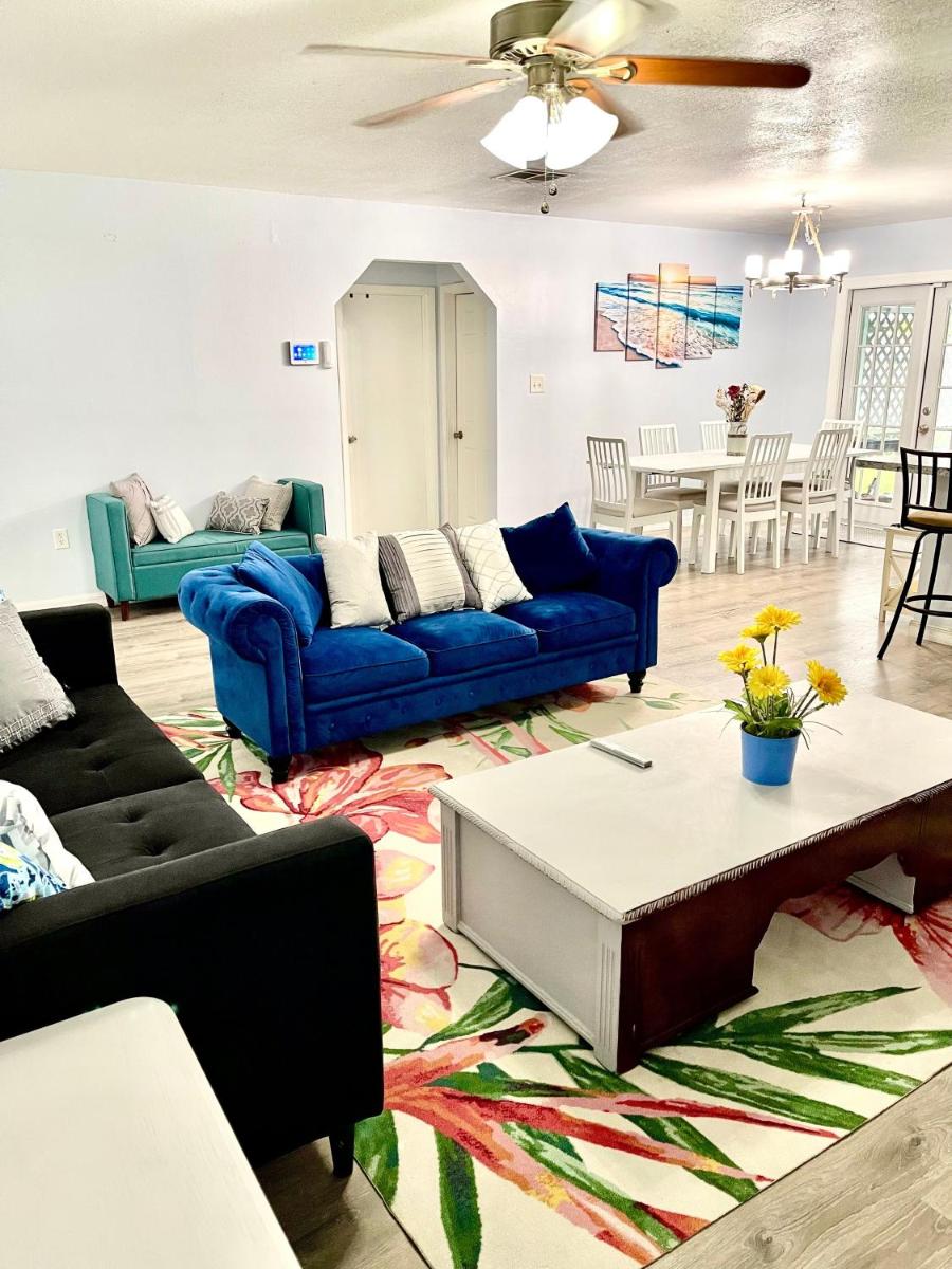 A Cozy Space Coast Retreat - Housity