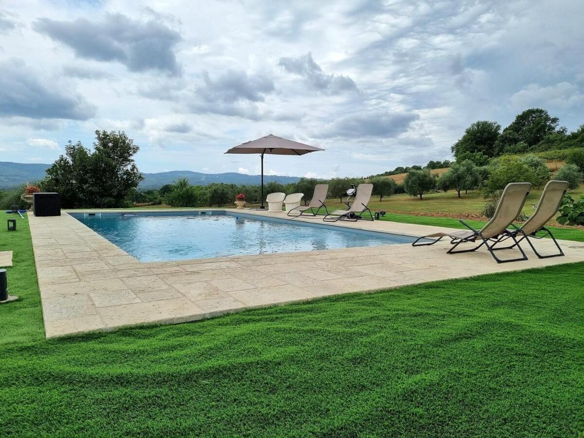 Suitetrails - Roman Villa with private Pool and park