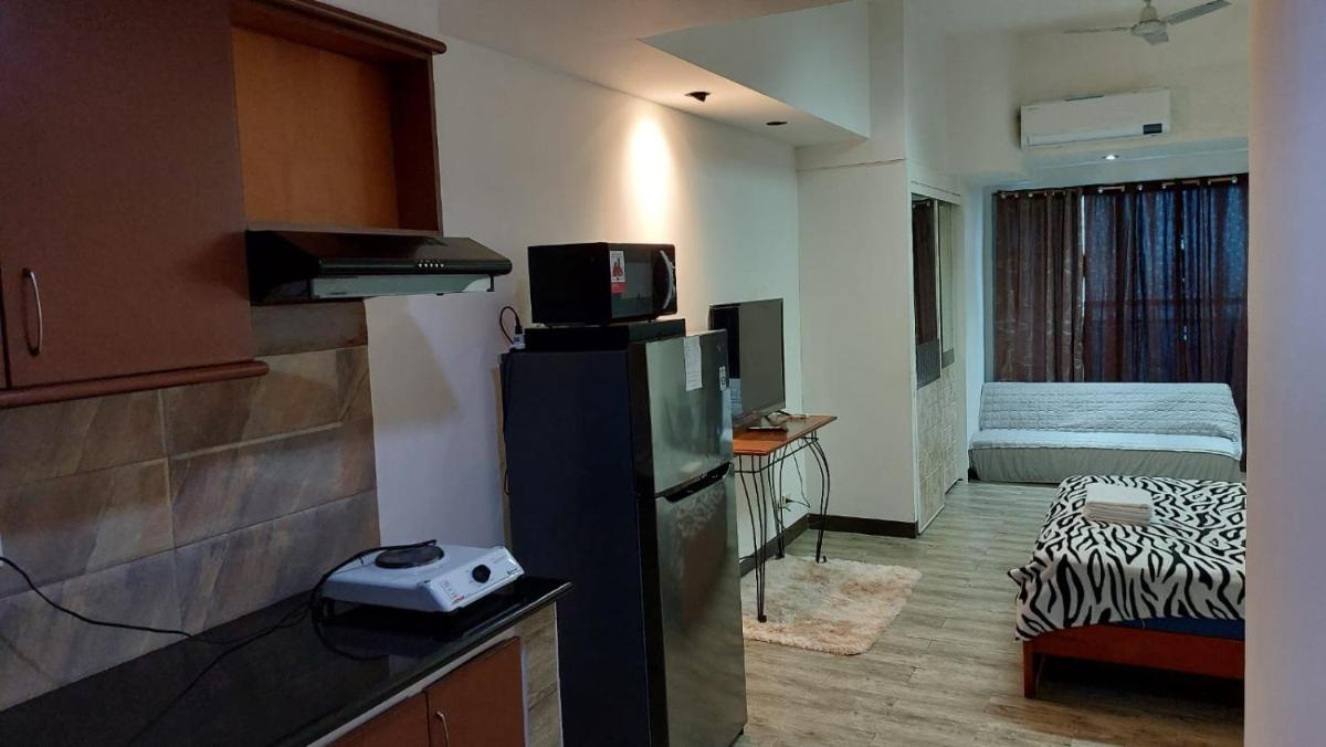 USA embassy front suite Pearl of the Orient - Hizvo