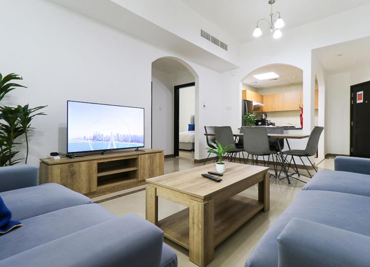 RH- Spacious 2BR, Steps Away from Mall of Emirates, Al Barsha - Housity