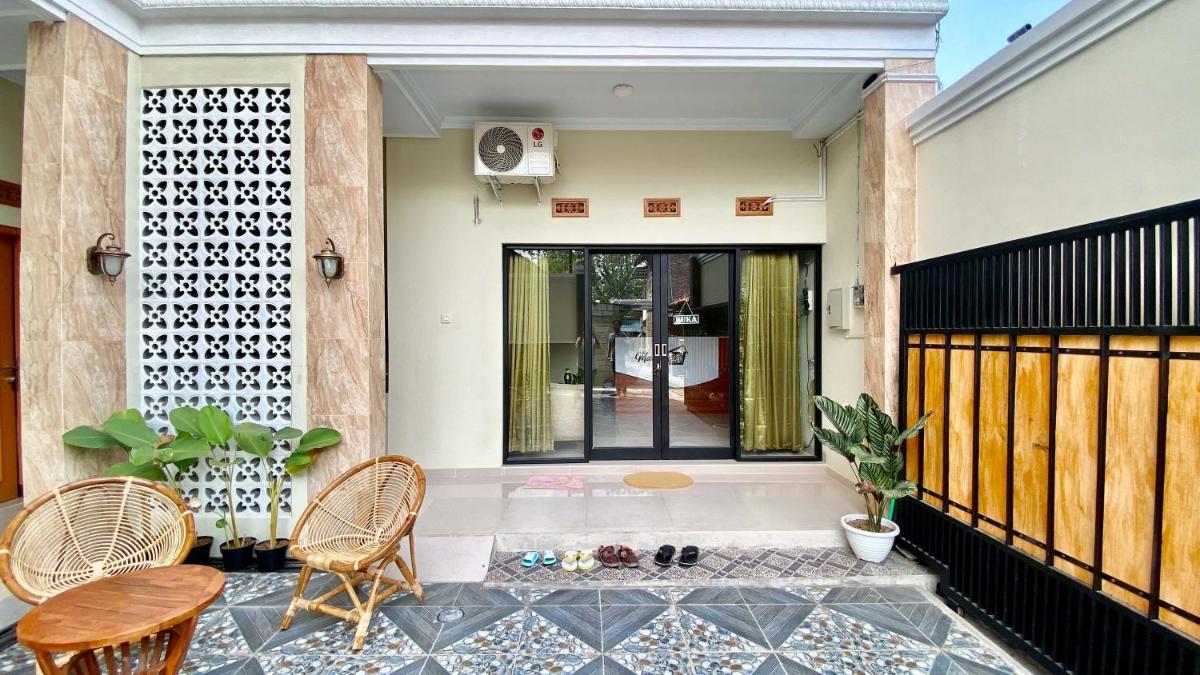 Madina Guest House Syariah near Gembira Loka Zoo Yogyakarta Mitra RedDoorz - Housity