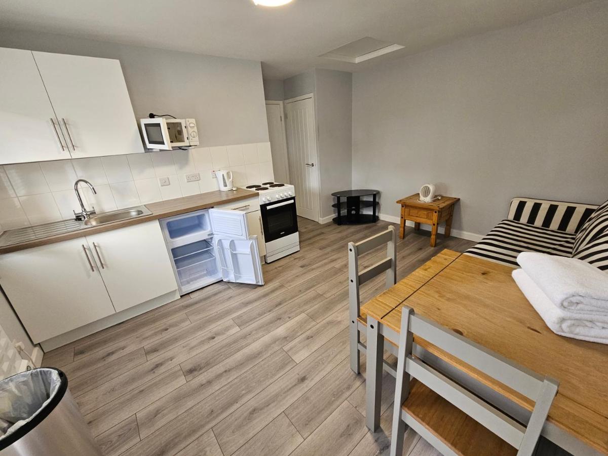 T & J Motel - Housity