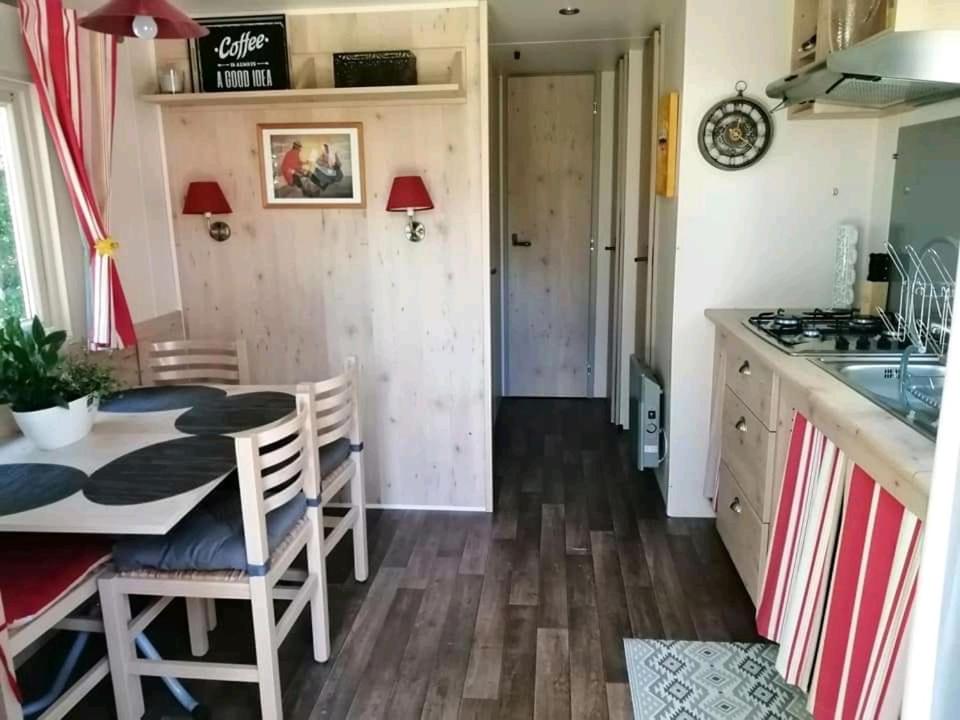Le clos des augers, chambres d'hôtes et roulotte - Housity