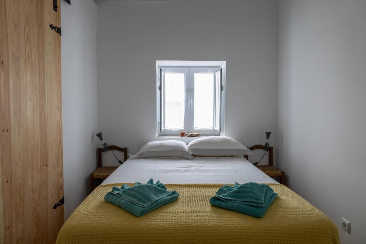 Sunrise Monsaraz Green - 1km Castelo Monsaraz com telheiro e jardim - Housity