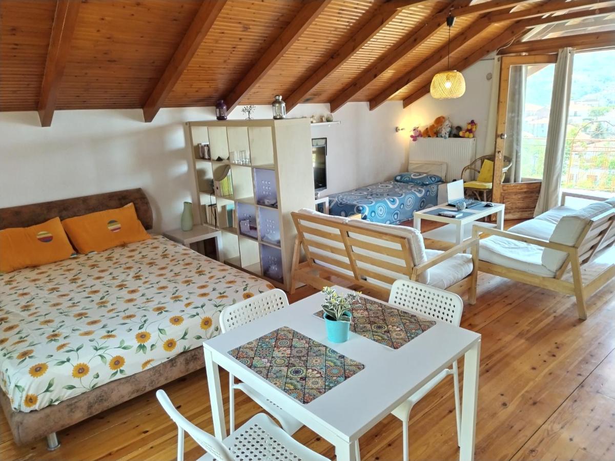 Nikos Loft Olympia - Housity