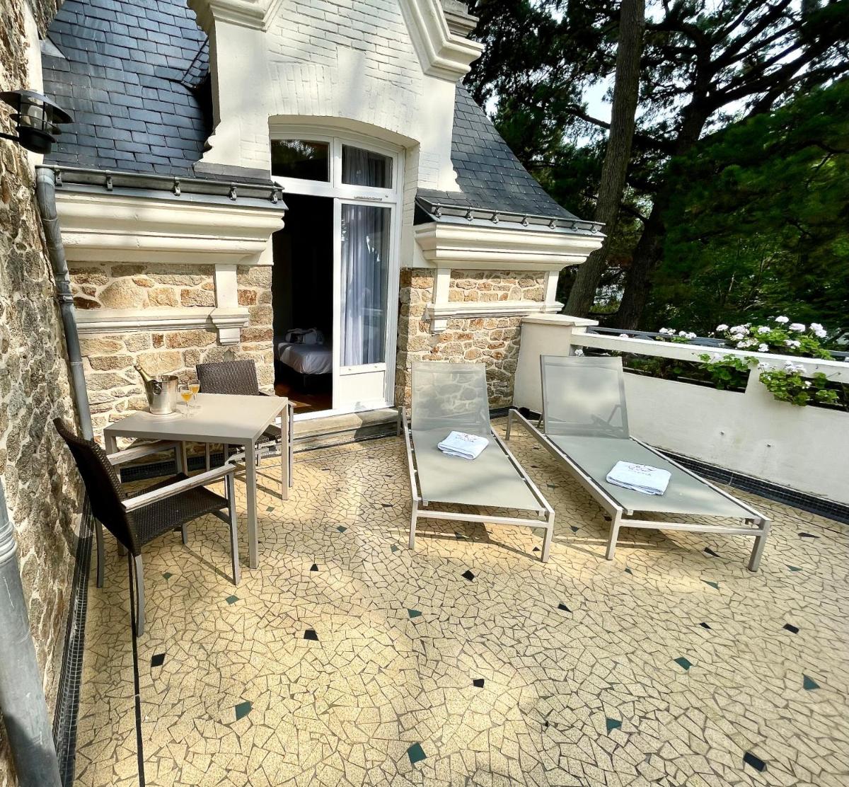 Coin salon dans l'établissement Hôtel Lutétia & Spa