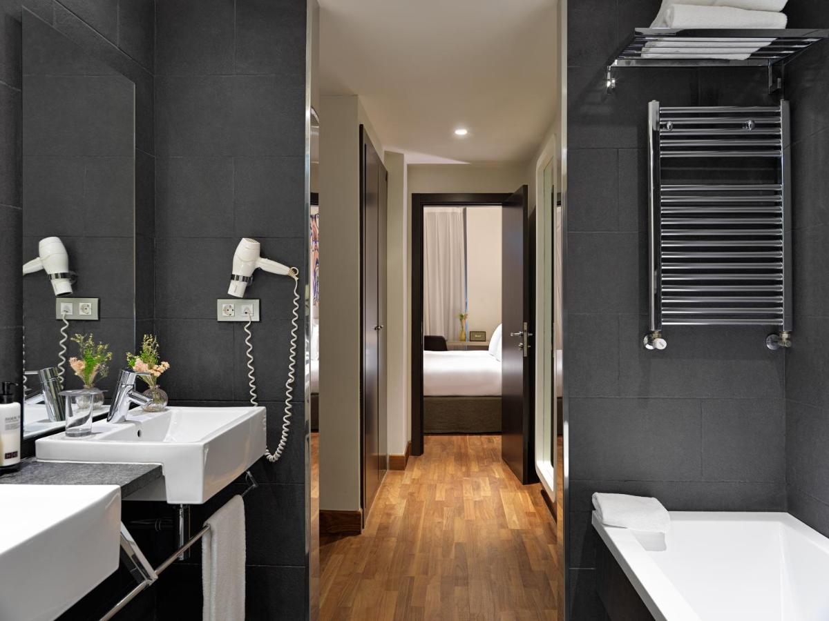 Un baño de H10 Casanova