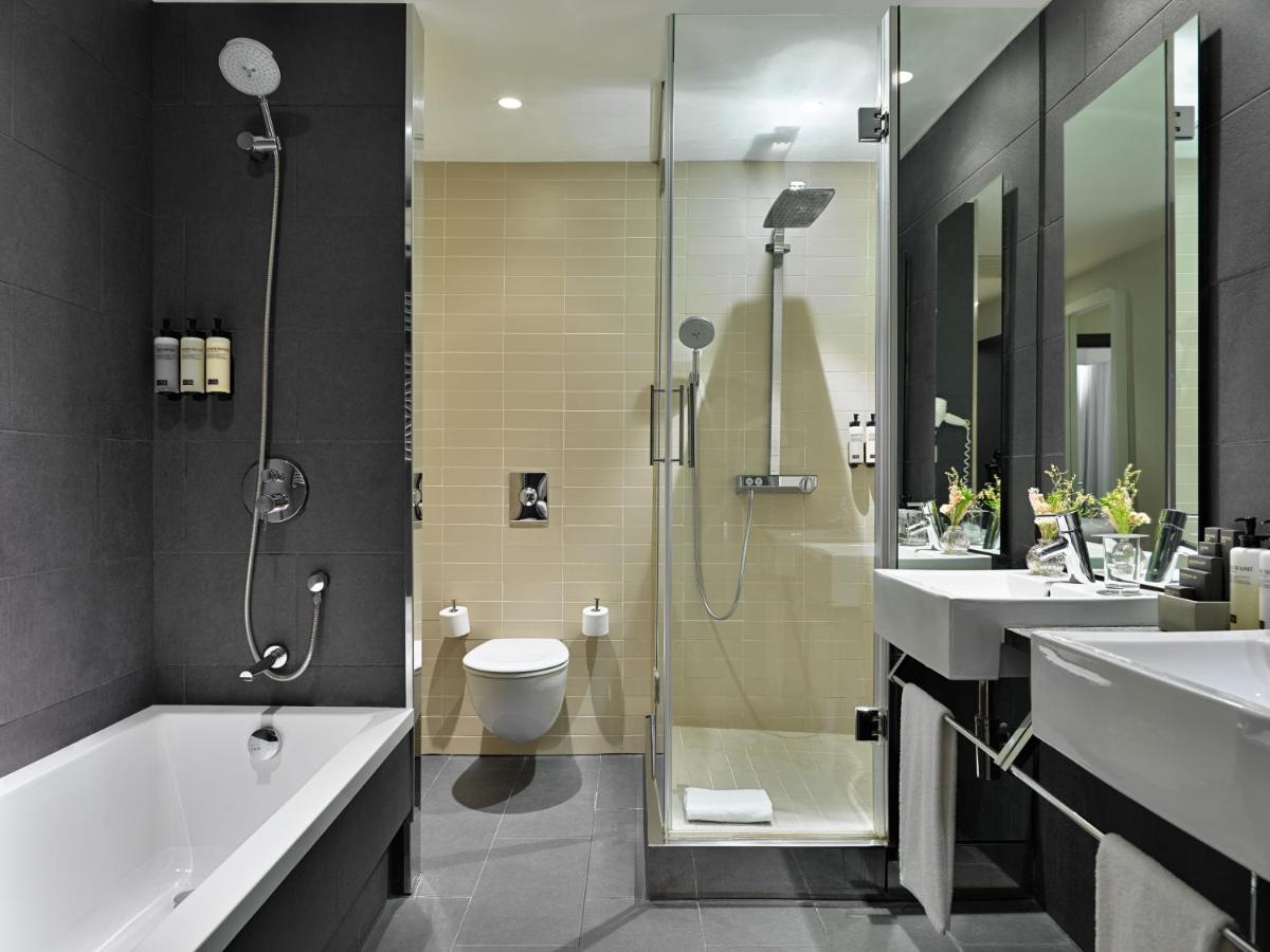 Un baño de H10 Casanova