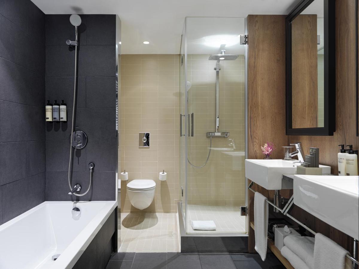 Un baño de H10 Casanova