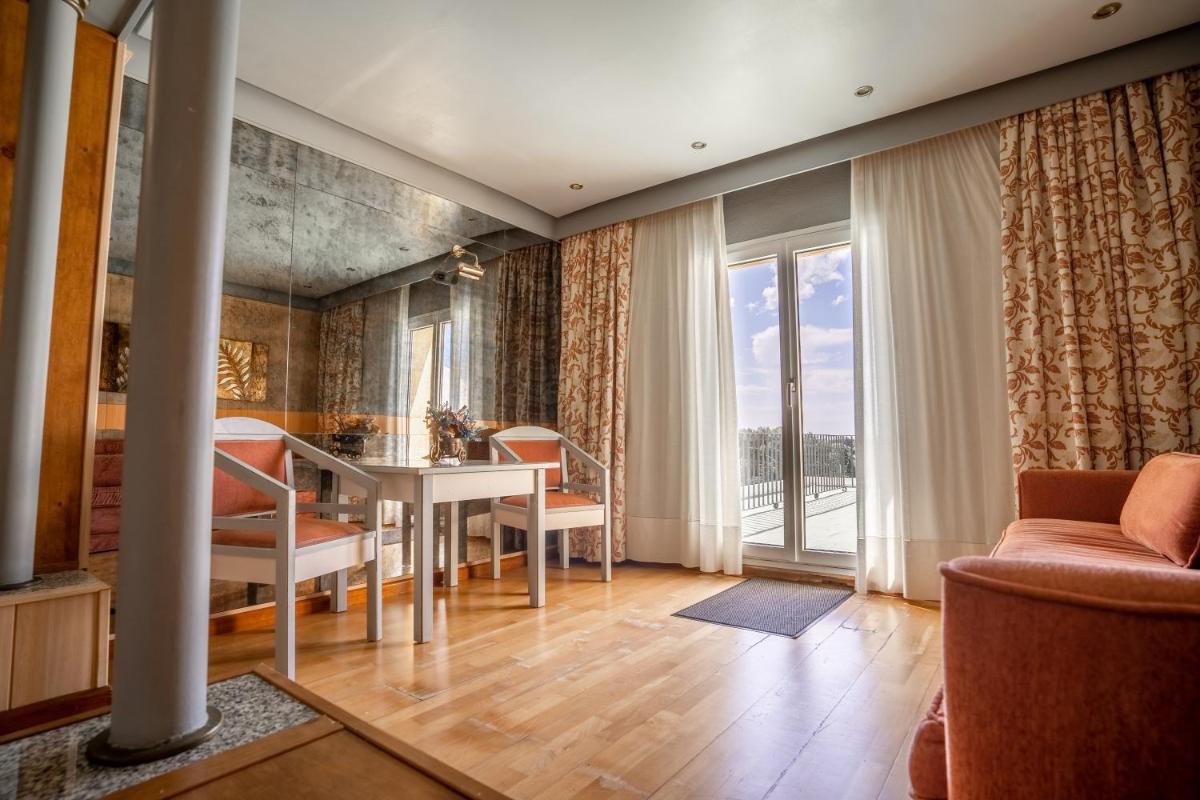 Hotel Balneario de Chiclana - Housity