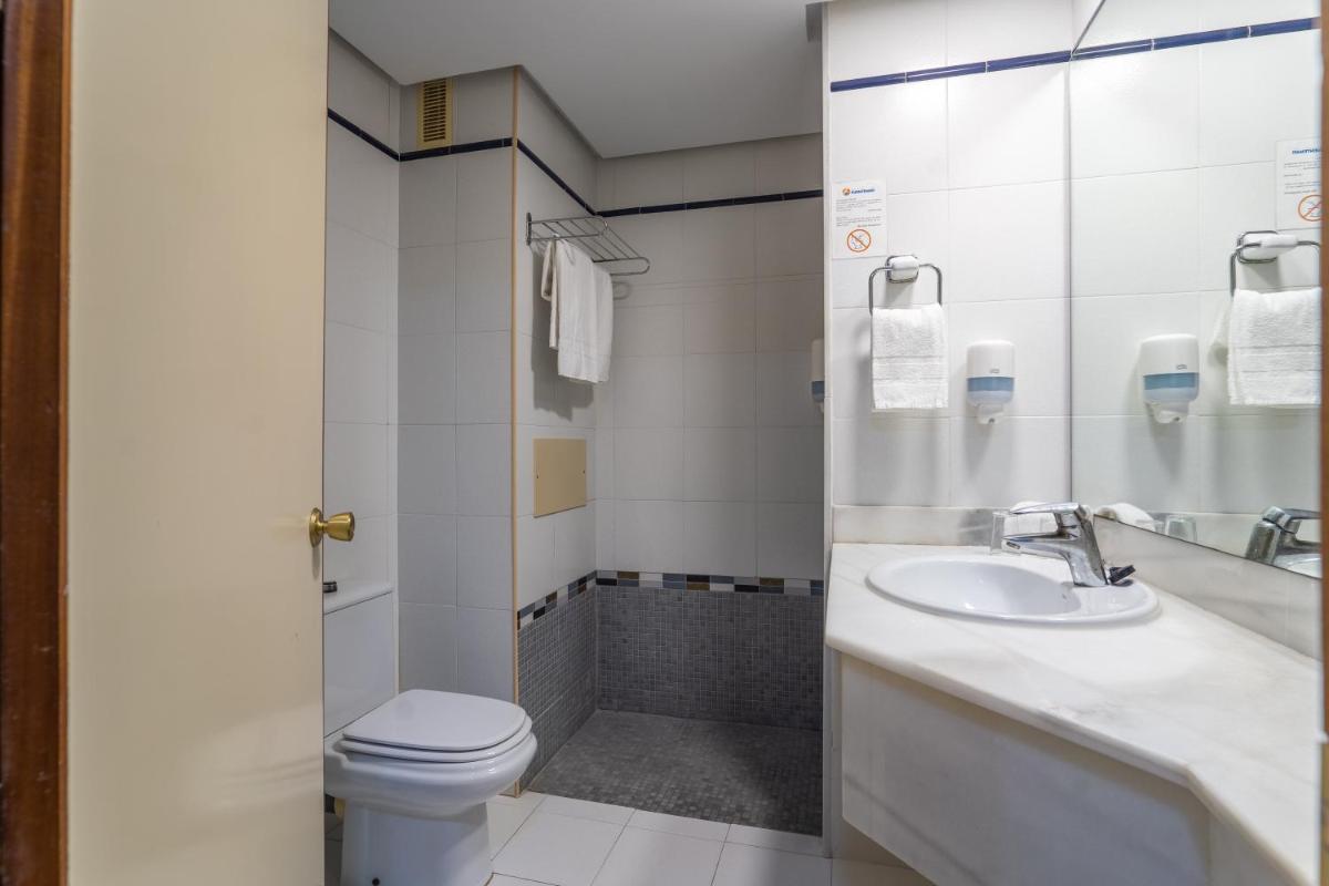 Un baño de Hotel Balneario de Chiclana