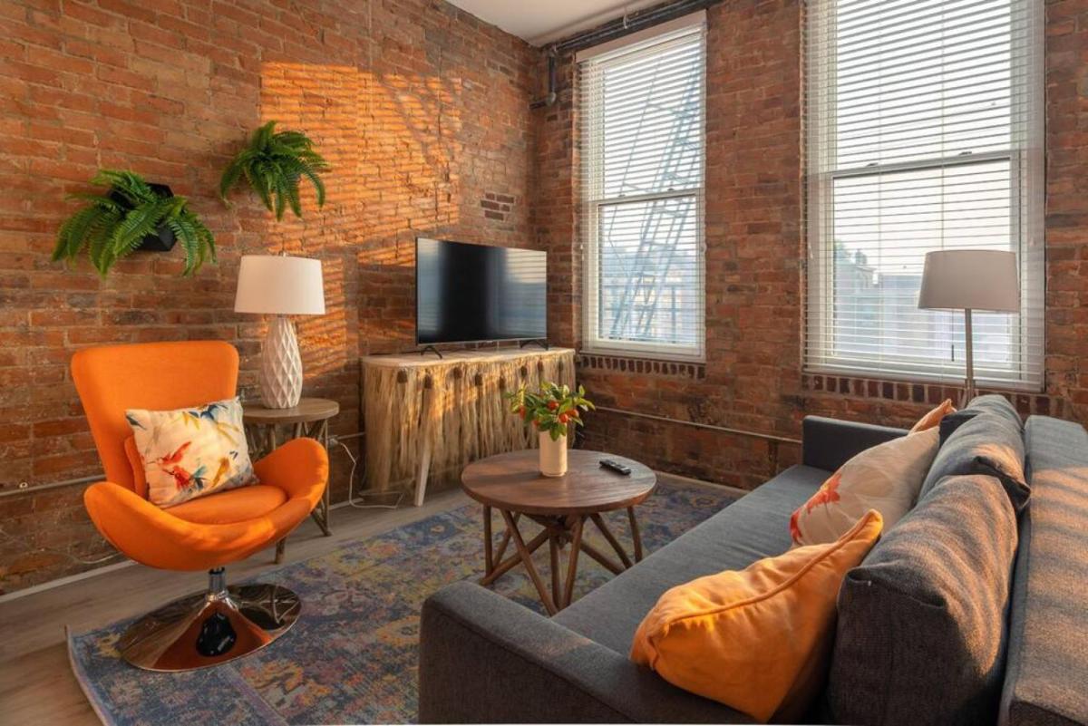 Entire Historic Building Sleeps 30 - Housity