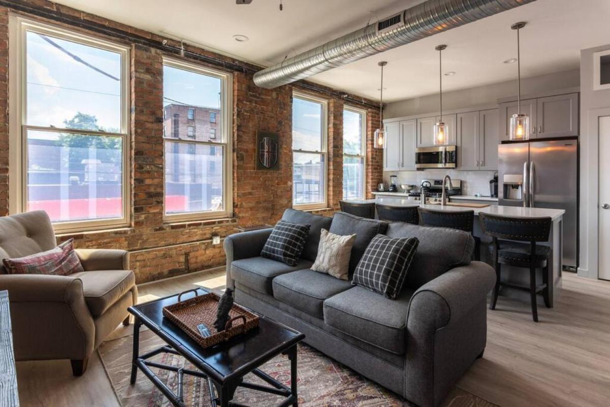 Entire Historic Building Sleeps 30 - Housity