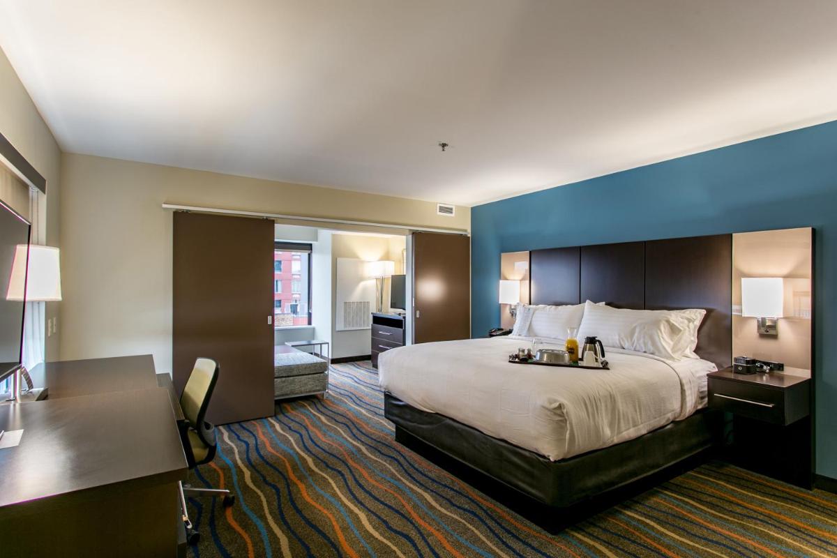 Holiday Inn Hotel & Suites Chattanooga by IHG - Hizvo