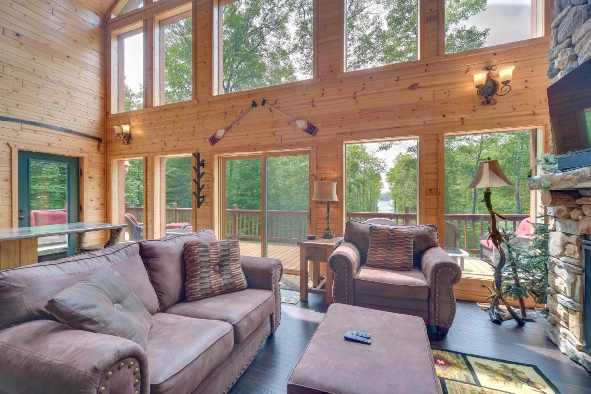 Scenic Hayward Lake View Retreat with Fire Pit - Housity