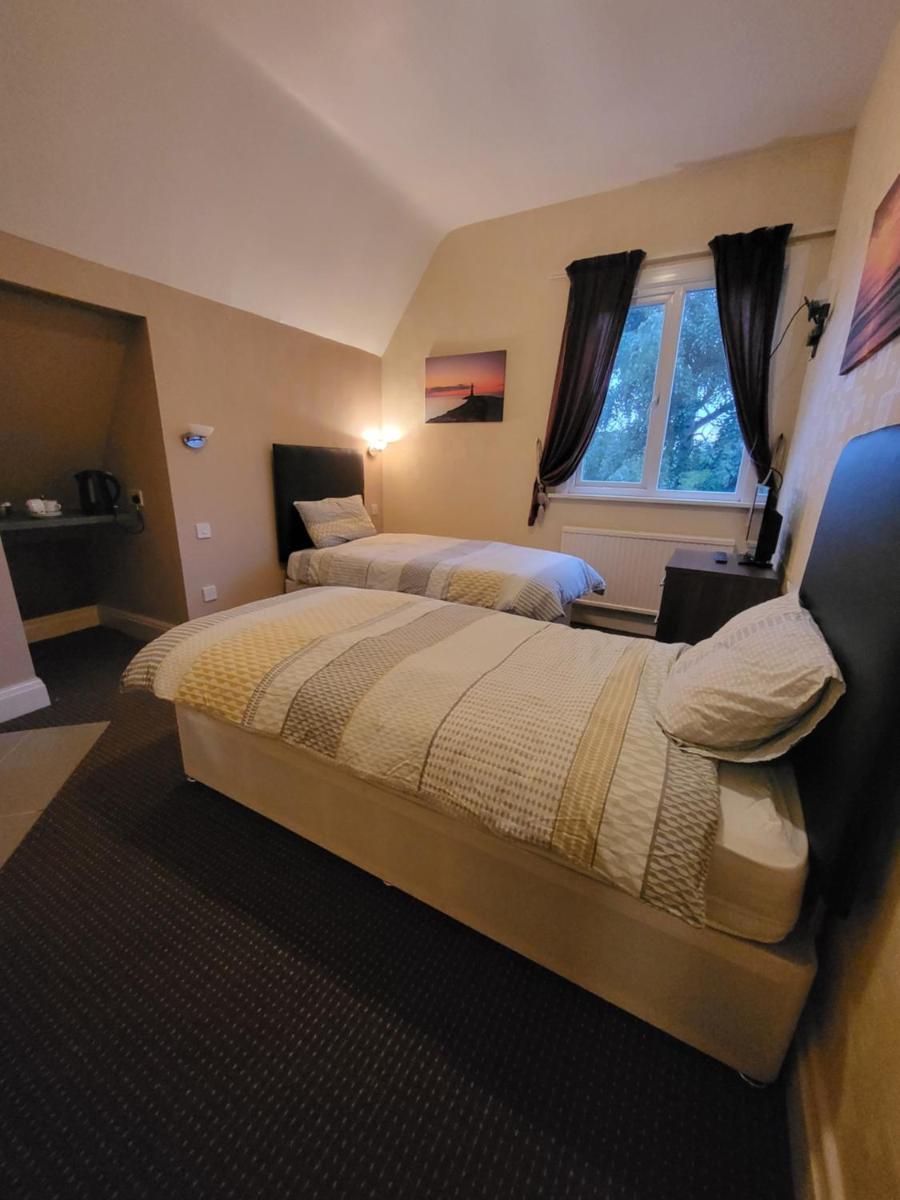 The Jolly Sailor - Housity