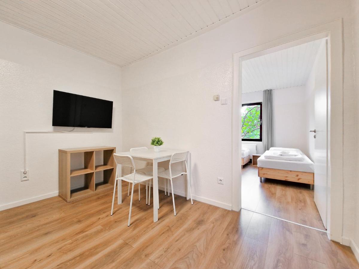 Tolstov Apartments - 1 , 2 and 3 Room Monteur Apartments - Hizvo