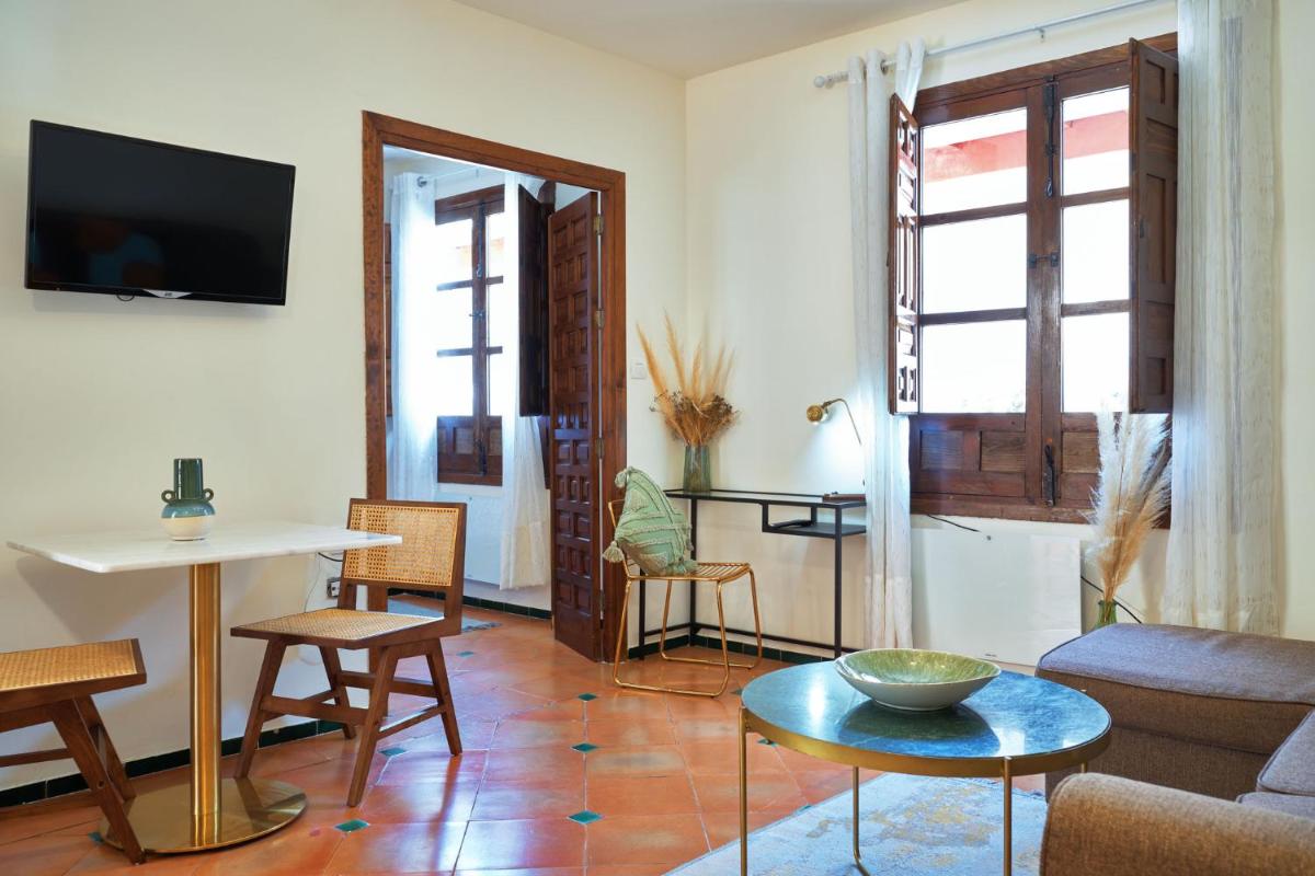 Anali - Hostatel - Housity