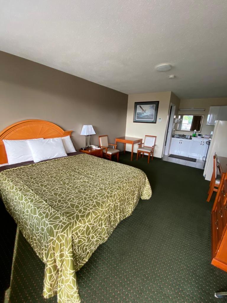 Angus Inn Motel - Housity