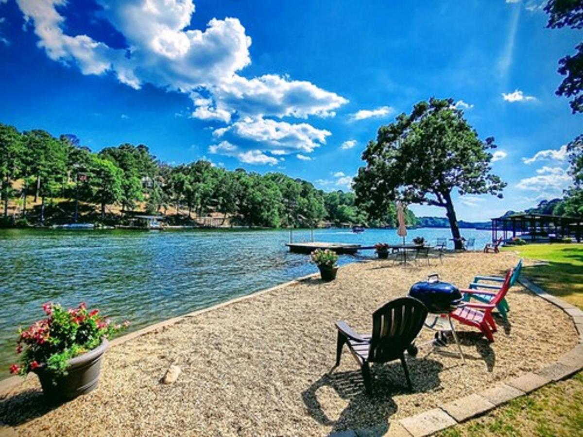 Edgewater Resort Cottage #1 - Housity
