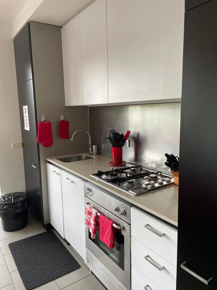 Radiance - Chic Fitzroy Street Apartment - Housity