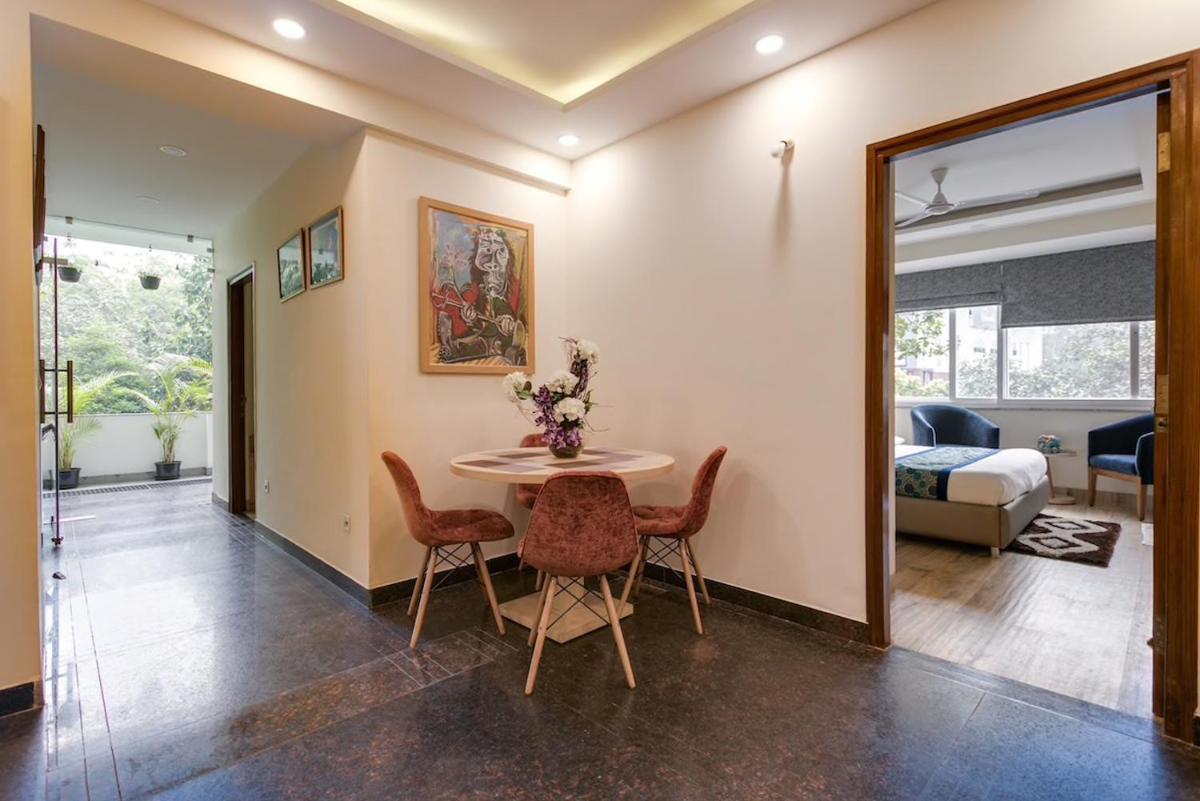 MOYDOM Private Ensuite with Shared Balcony & Kitchen - Housity